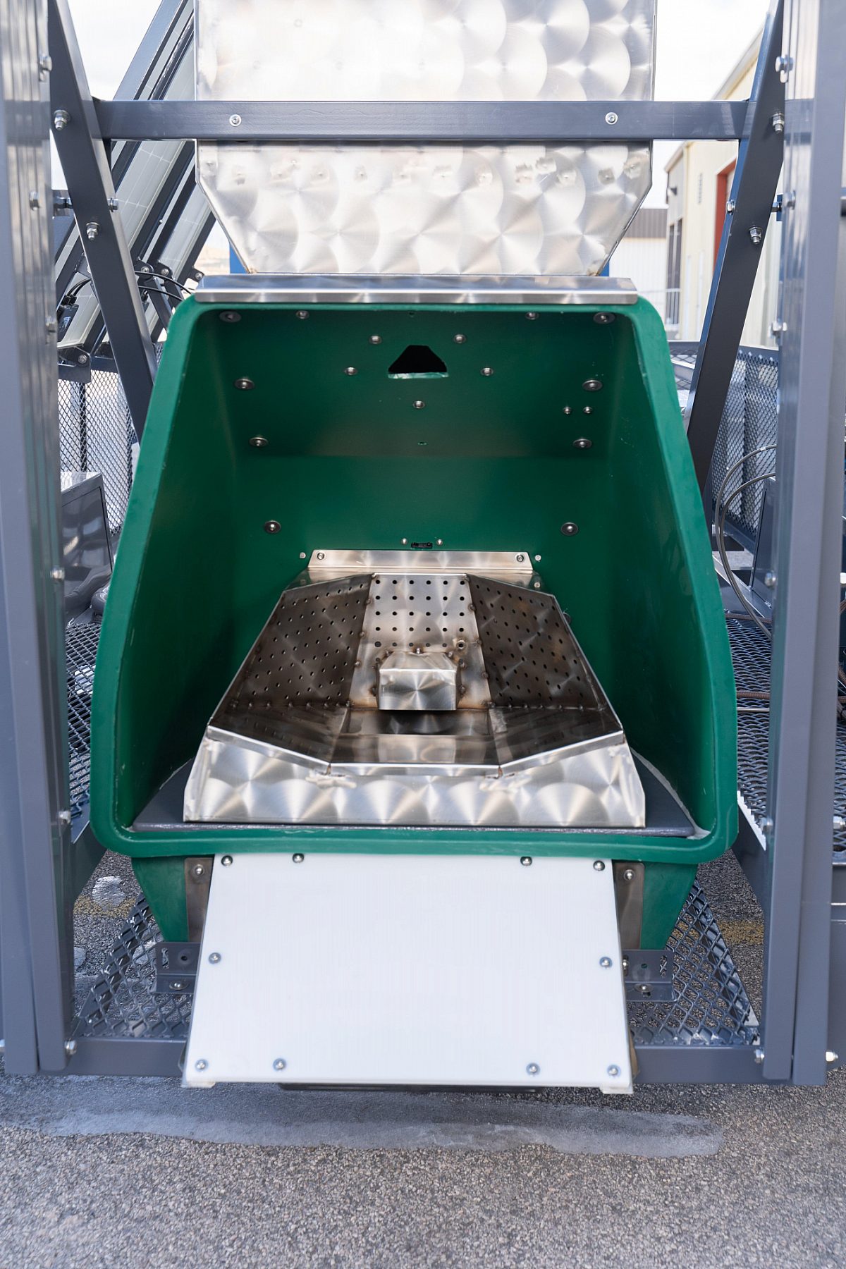 Green Feed Pasture System Collar Reader Close Up min